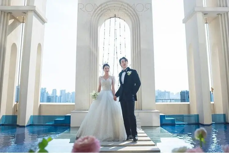 Hoon U KISS dan Hwang Ji Seon Eks Girl's Day Menikah