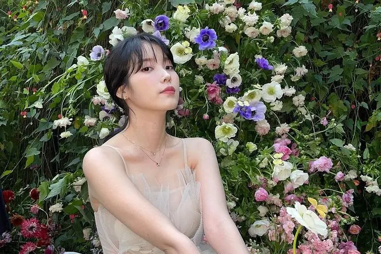 Gucci Umumkan IU Sebagai Duta Global, Hingga Unggah Fotonya Saad di Red Carpet