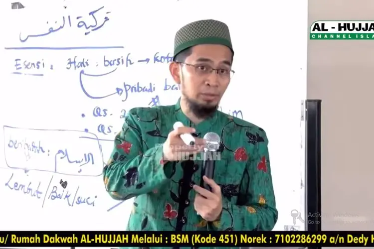 Bolehkah Perempuan Sholat Berjamaah di Masjid? Ini Jawaban Ustadz Adi Hidayat