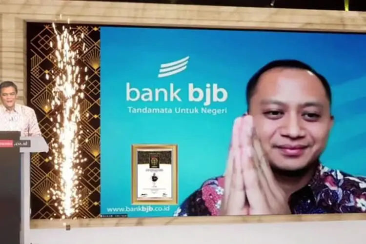Direktur Utama bank bjb Yuddy Renaldi Raih Indonesia Financial Top Leader Awards 2022