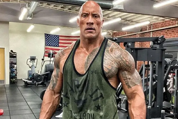 3 Pekerjaan Selebriti Sebelum Terkenal, The Rock Pernah Jadi Buruh Cuci!