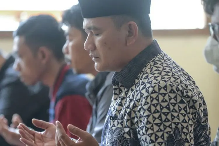 Untuk Putra Ridwan Kamil, Sejumlah Sekolah di Jabar Gelar Shalat Gaib untuk Eril