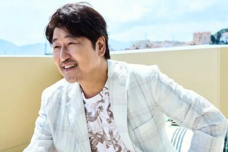 Song Kang Ho Dapat Pujian Sutradara Jepang: Saya Belum Pernah Merasakan dengan Aktor Lain