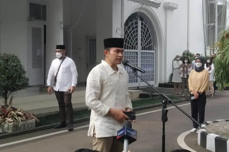 Ridwan Kamil Tiba di Bandung, Masyarakat Umum Diperbolehkan Takziah