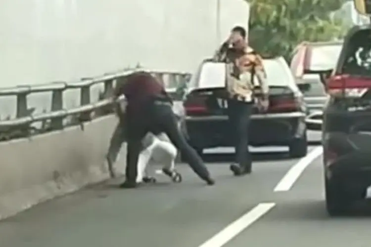 Kronologi Adik Verlita Evelyn Dipukul hingga Babak Belur di Tol Gatsu