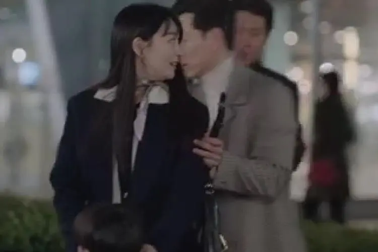 Spoiler Our Blues Episode 18: Kembali Kecewa, Lee Dong Suk Pergoki Min Sun dengan Mantan Suaminya