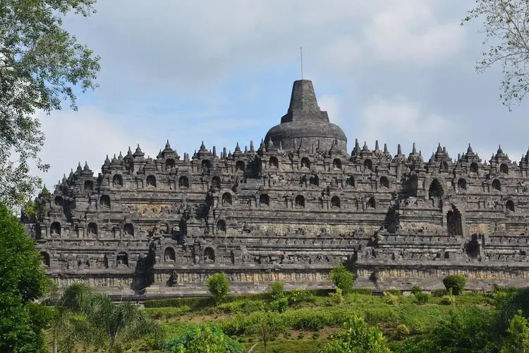 Bukan Cuma Borobudur! Menyingkap Pesona Alam Magelang: 5 Surga Tersembunyi yang Memukau Hati dan Jiwa