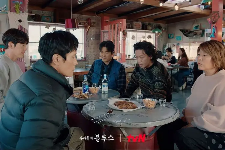Spoiler Our Blues Episode 18: Eun Hee dan Rekan lainnya Terus Desak Lee Dong Suk untuk Akui Ini
