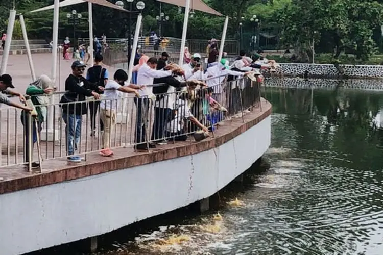 Setu Citongtut dan Cibinong Situ Plaza yang Tercemar Limbah Ditebari Eco Enzyme