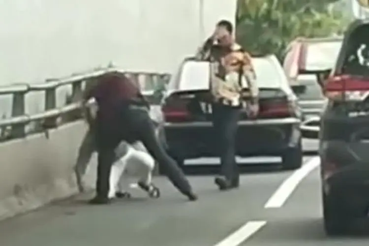 Polisi Bakal Usut Plat RFH yang Tak Terdaftar Milik Pelaku Pemukulan di Tol Gatsu