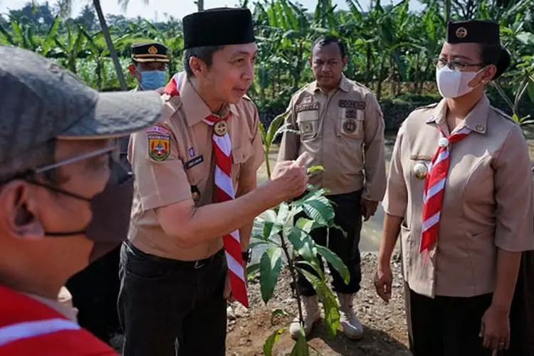 Dedie A Rachim Ajak Pramuka dan Masyarakat Peduli Lingkungan
