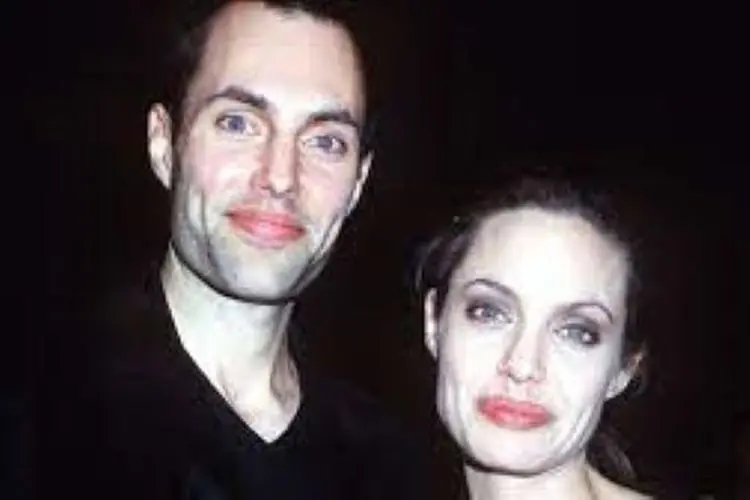 3 Hal Unik Saudara Laki-laki Angelina Jolie, Ternyata Pernah Menjadi Pendeta?