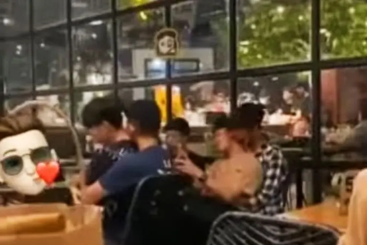 Viral Video Kafe Penuh Gay Tengah Bermesraan, Lokasinya di Jaksel?
