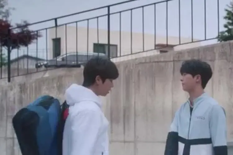 Spoiler Love All Play Episode 16: Yuk Jung Hwan Khawatirkan Kondisi Park Tae Joon?