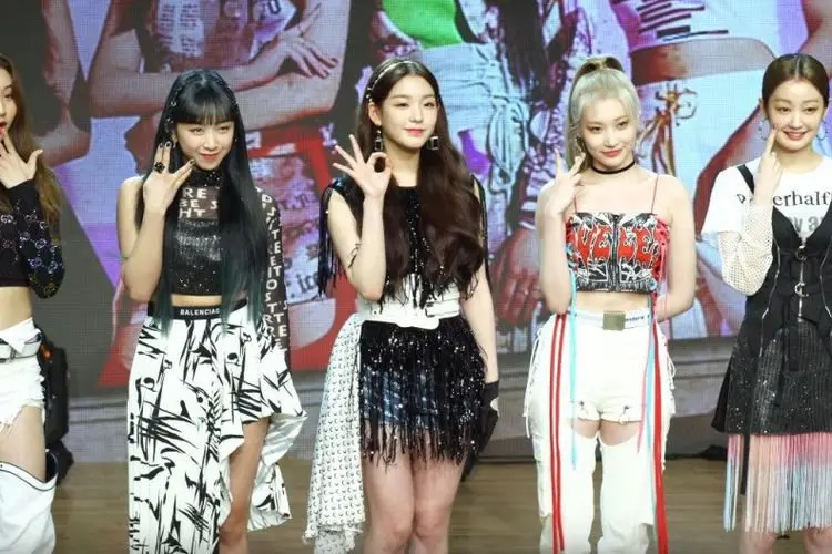 Secret Number Comeback, Penampilannya di Video Klip DOOMCHITA Sungguh Berani
