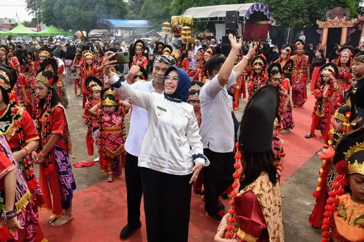 Gegesik Kreatif Festival Sukses Tarik Perhatian Wamendes PDTT