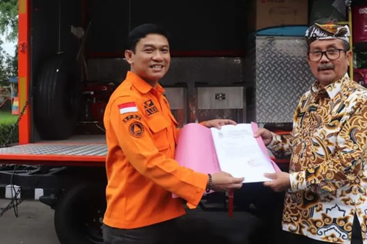 BPBD Kabupaten Cirebon Terima Trailer Dapur Lapangan BNPB