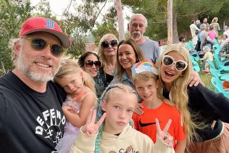 Jessica Simpson Unggah Foto di Instagramnya Bersama Anak-anak, Tanda Siap Sambut Liburan Musim Panas