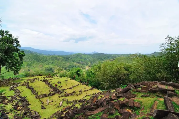 Info Wisata Situs Megalitikum Gunung Padang
