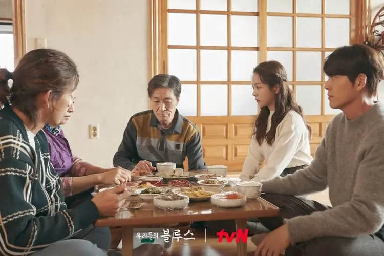 Spoiler Our Blues Episode 19: Lee Young Ok Mematung, Hubungannya Tak Dapat Restu dari Keluarga Park Jeong Jun?