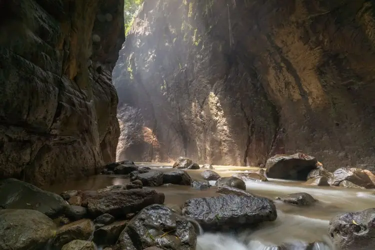 Info Wisata Curug Ibun Majalengka, Lokasi dan Harga Tiket Masuk