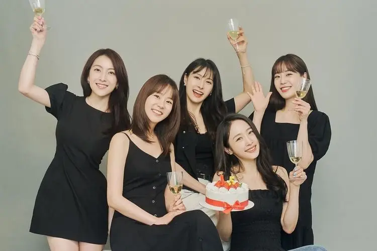 Rayakan Ulang Tahun Grup ke-15, KARA Reuni dan Tunjukan Cinta untuk Mendiang Goo Hara