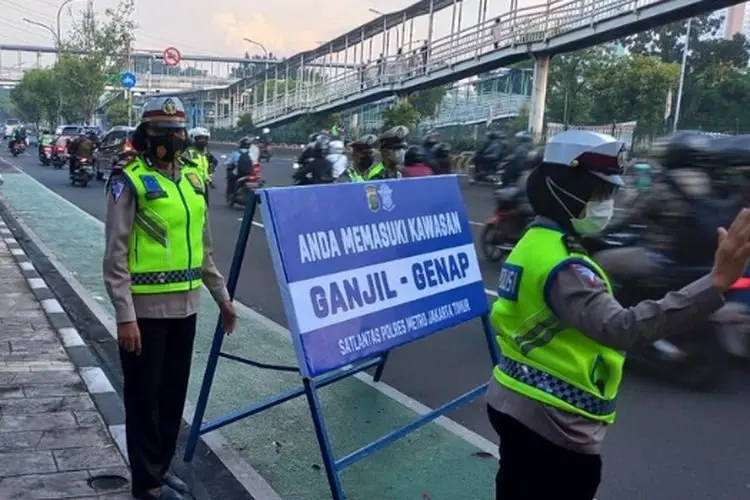 Mulai Hari Ini Tilang Diberlakukan di 25 Ruas Jalan Ganjil-Genap Jakarta