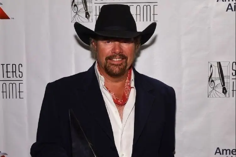 Toby Keith Umumkan Derita Penyakit Kanker Perut, Ini Awal Mula Kemunculannya!