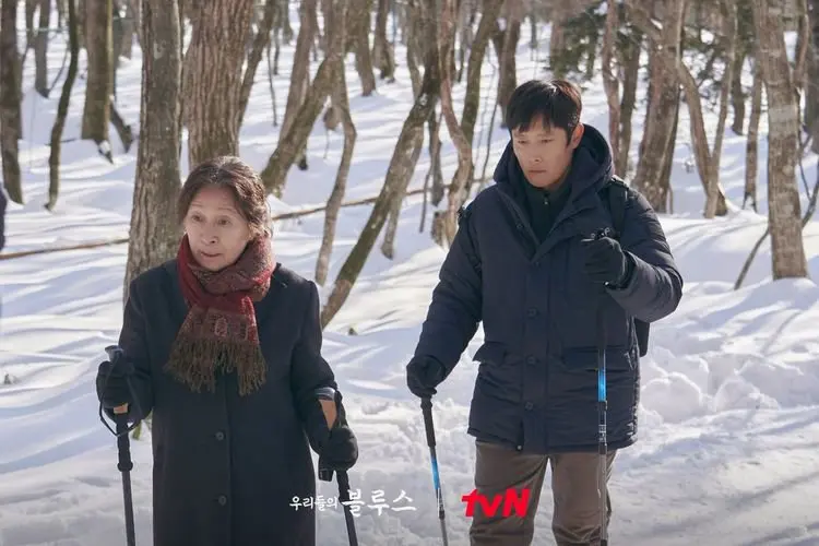 ENDING! Spoiler Our Blues Episode 20: Sedih! Lee Dong Suk Dapat Jawaban Tak Terduga dari Kang Ok Dong