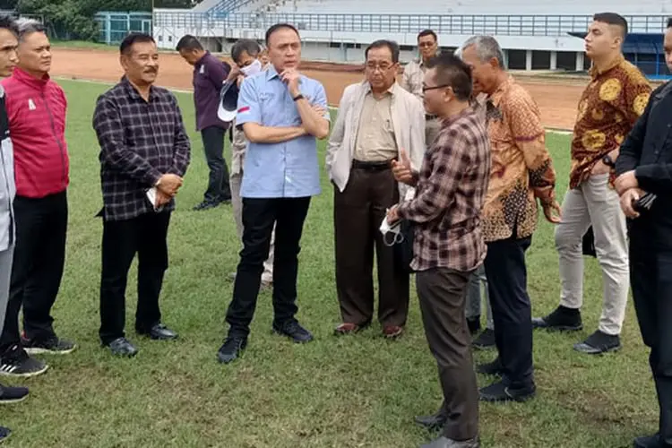 Usai Bertakziah ke Kang Emil, Iwan Bule Tinjau Langsung Lokasi TC Timnas U20 di Kampus UPI Bandung