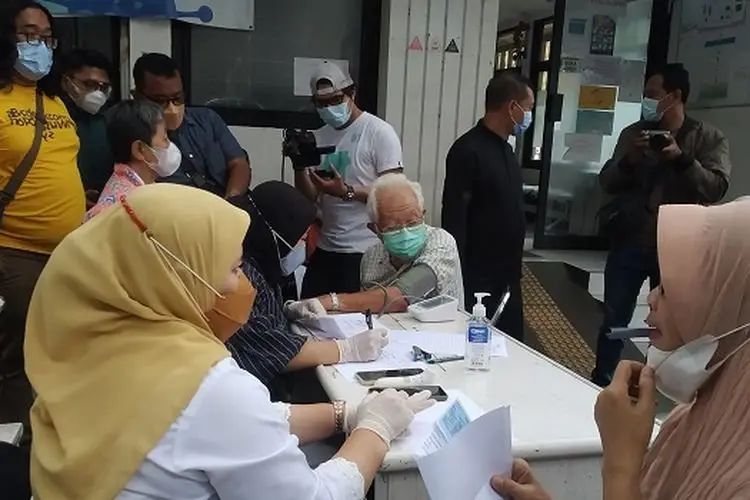 Cegah Varian Baru Omicron, Warga Bandung Diminta Lengkapi vaksinasi