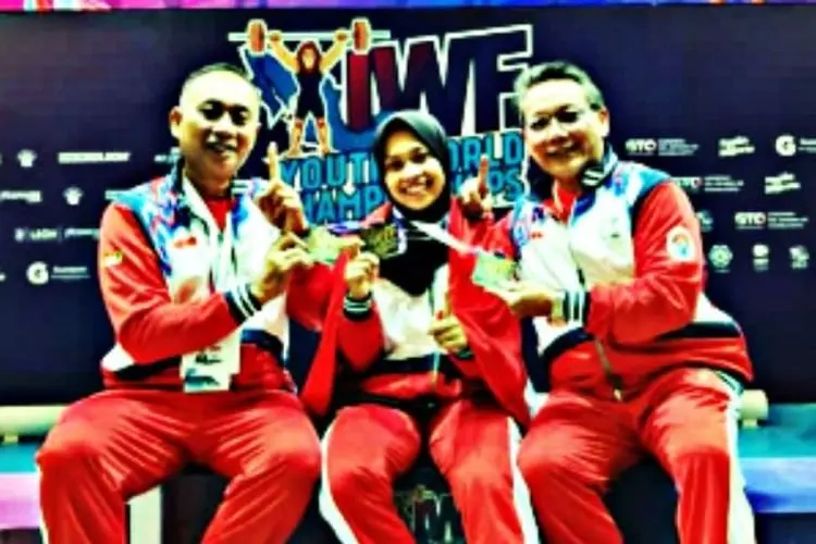 Atlet Indonesia Luluk Diana Juara Dunia Angkat Besi Remaja IWF 2022