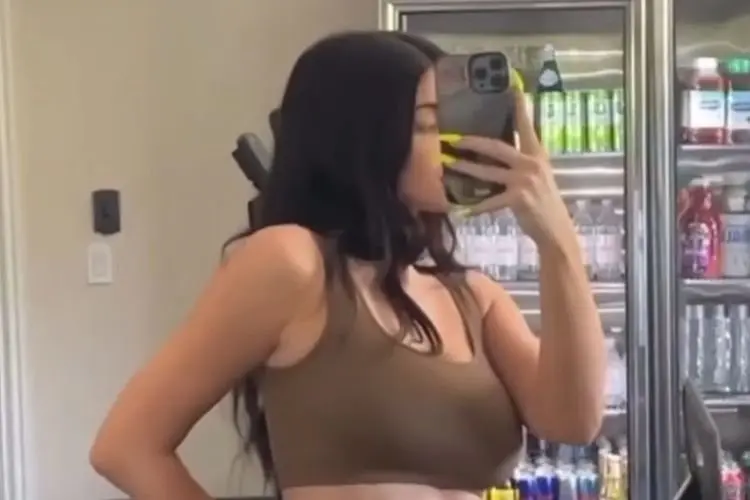 Kylie Jenner Posting Video Olahraga di Instagram, Usaha Tetap Sehat Setelah Melahirkan