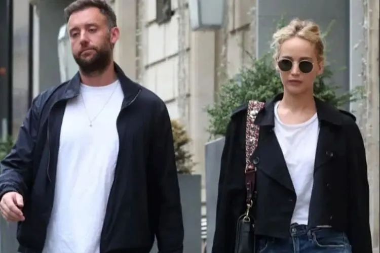 Jennifer Lawrence dan Cooke Maroney Jalan Santai di LA Setelah Melahirkan, Profil Bayi Masih Dirahasiakan