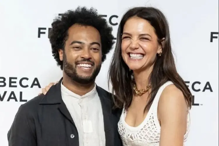 Mulai Berani! Katie Holmes dan Bobby Wooten Tampil Berdua Saat Pemutaran Perdana Tribeca Alone Together
