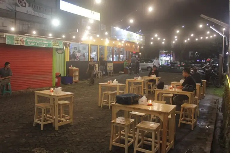Jadi Favorit Tongkrongan Kawula Muda Kota Bogor, Kedai Angkringan Pajajaran Sediakan Akses WIFI