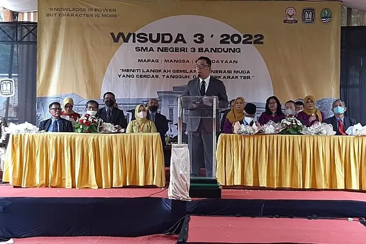 Ini Pesan Ridwan Kamil di Wisuda SMAN 3 Bandung Termasuk untuk Putrinya Zara