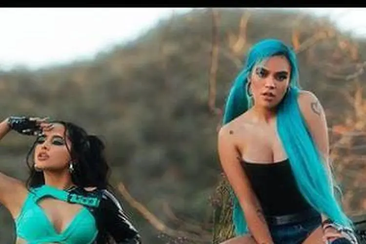 Lirik Laguââ MAMIII â Becky G dan KAROL G