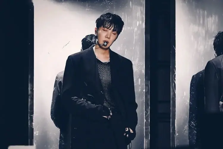 Catat! J-Hope Akan Jadi yang Pertama Rilis Album Solo