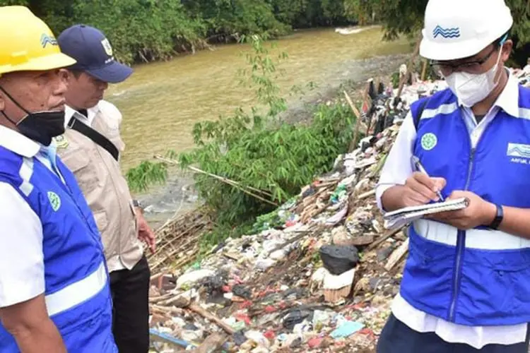 Bersama DLH, Perumda Tirta Kahuripan Ajak Masyarakat Bogor Jaga Kelestarian Sungai Ciliwung