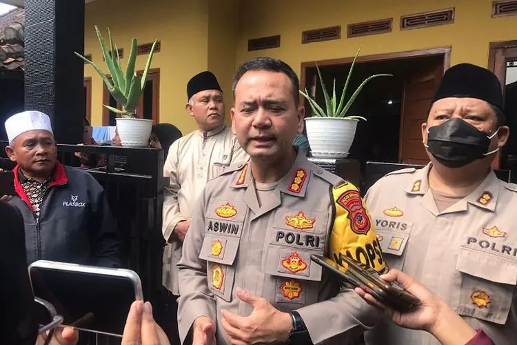 Sambangi Rumah Duka Asep Ahmad Solihin, Aswin Sipayung Sampaikan Duka Tragedi GBLA