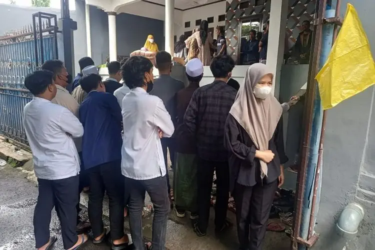 Tangis Histeris Keluarga Sambut Jenazah Sofiana Yusuf, Bobotoh Bogor Korban Kisruh di Stadion GBLA