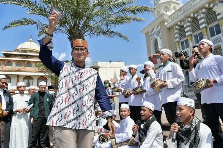 Santri Digitalpreneur Di Tasikmalaya, Sandiaga Targetkan 2 Juta Lapangan Kerja