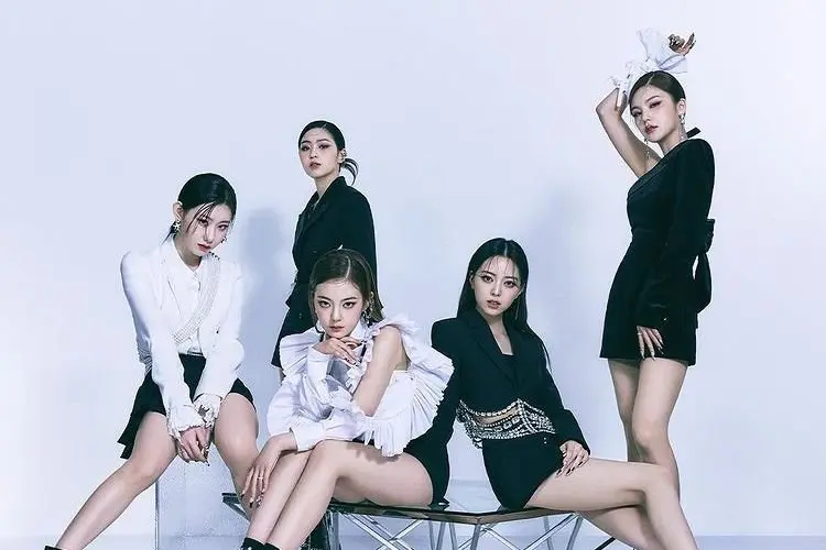 MIDZY Ungkap Rasa Frustasi Atas Penanganan JYP Entertainment untuk Tur Dunia Mendatang ITZY
