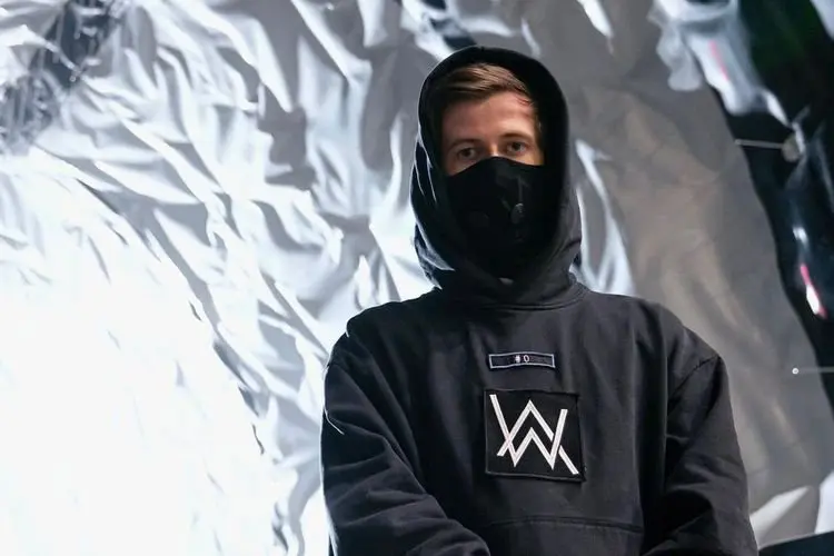 Lirik Laguââ Somebody Like U â Alan Walker