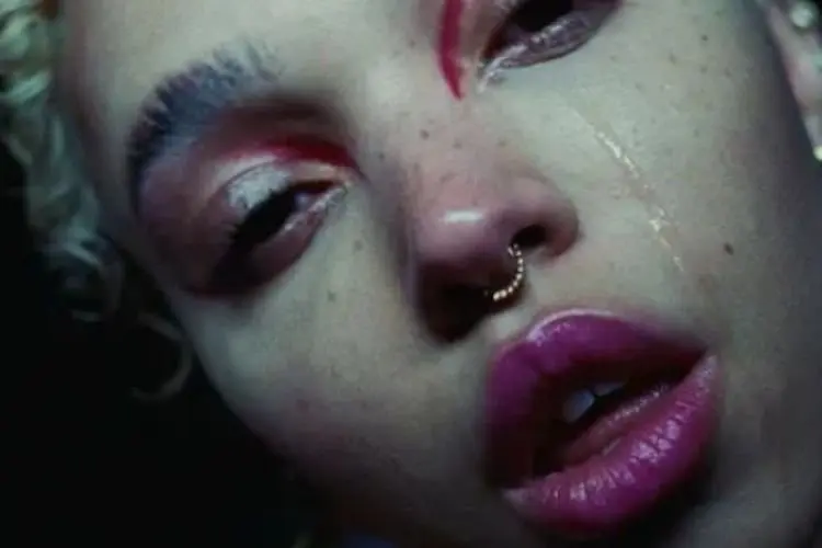 Lirik Laguââ Killer â FKA twigs