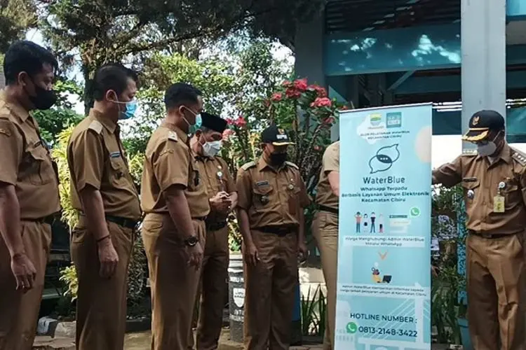Waterblue: Di Kecamatan Cibiru, Pembuatan E-KTP dan KK Cukup Lewat WhatsAppÂ 