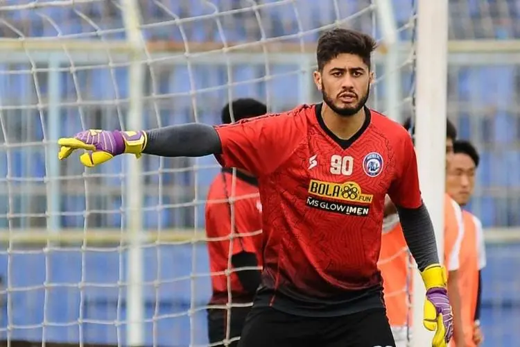 Kiper Arema FC Adilson Maringa Berduka, sang Kekasih Gleycy Correia Meninggal Dunia