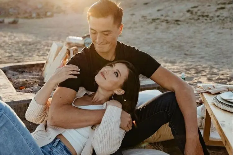 Bintang âThe Bacheloretteâ Katie Thurston dan John Hersey Dikabarkan Putus, Unggah Kata-kata Ini di Instagram