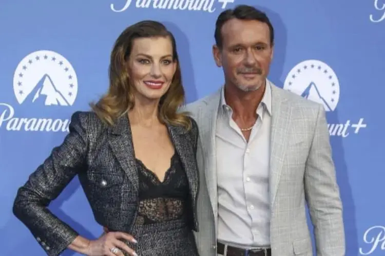 Tim McGraw dan Faith Hill Tebarkan Cinta di The Paramount+ UK, Ini Penampilan Mereka